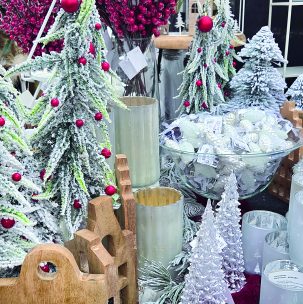 25246-Glende-Weihnachten25-rot-weisse-Deko-beaFF1-web1